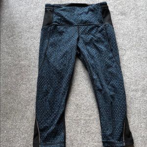 LULULEMON blue/black crops, size 4